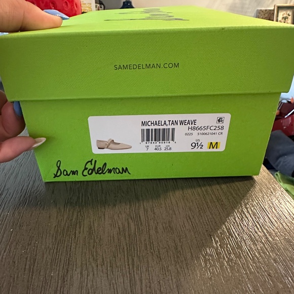 NEW NEVER WORN - Michaela Mary Jane Flat - Picture 2 of 2